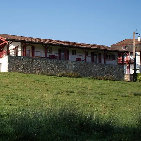 - Gentiane Aroue-Ithorots-Olhaiby