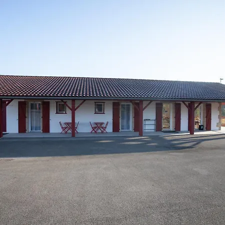 - Gentiane Bed and Breakfast 2*