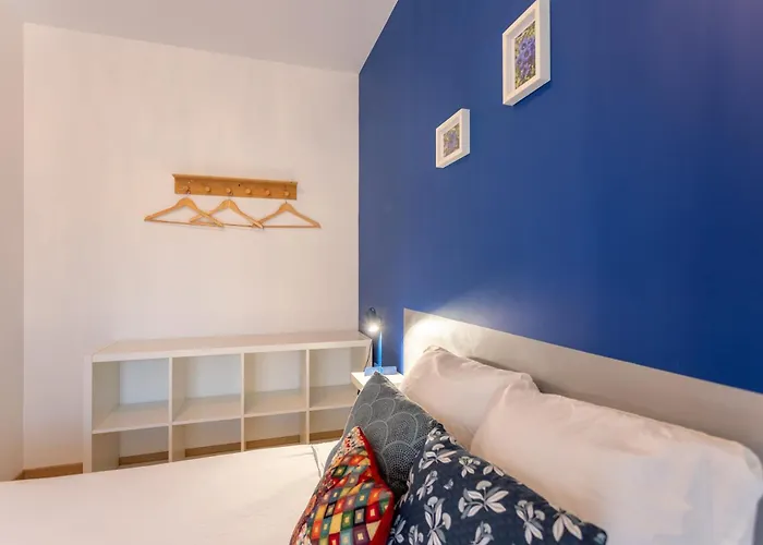 - Gentiane Oda ve Kahvaltı Aroue-Ithorots-Olhaiby