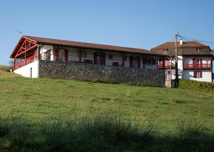 - Gentiane Aroue-Ithorots-Olhaiby